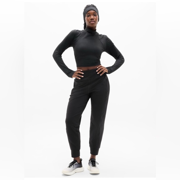 ATHLETA Rainier Mid Rise Jogger // Black #488459 - Picture 1 of 16